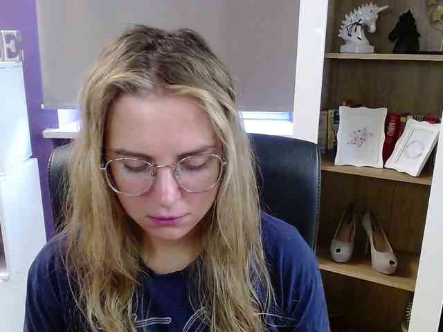 Soft-Zoey webcam