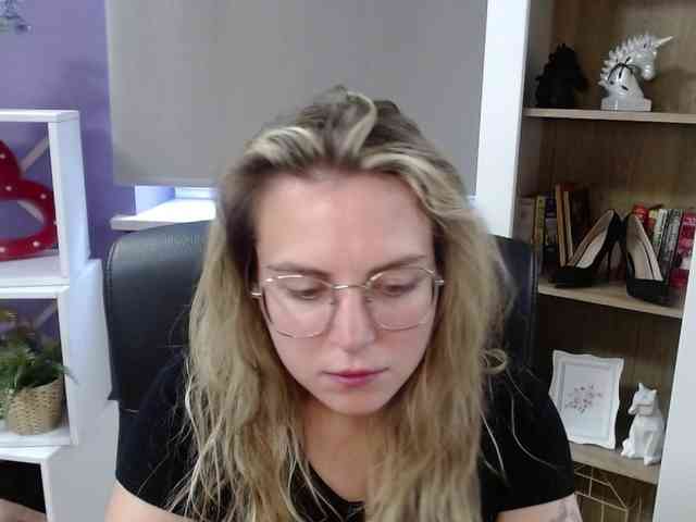 Soft-Zoey webcam