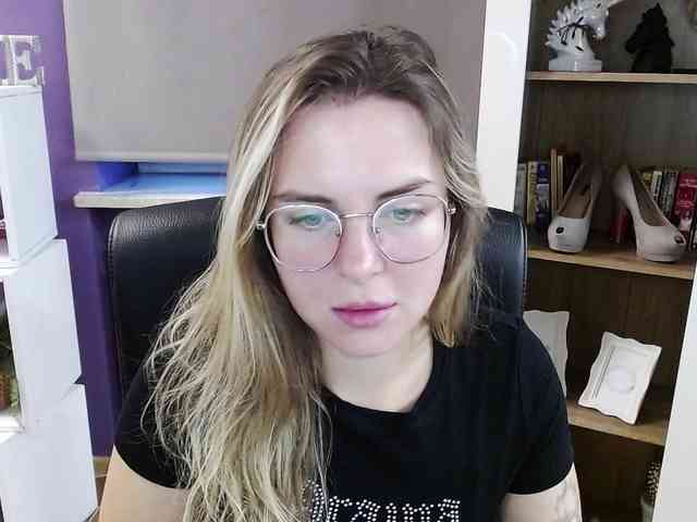 Soft-Zoey webcam