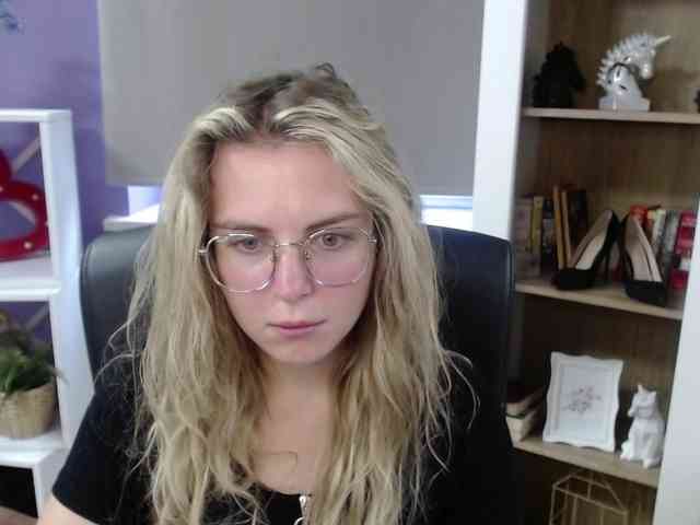 Soft-Zoey webcam