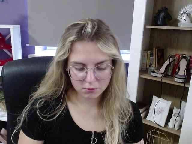 Soft-Zoey webcam