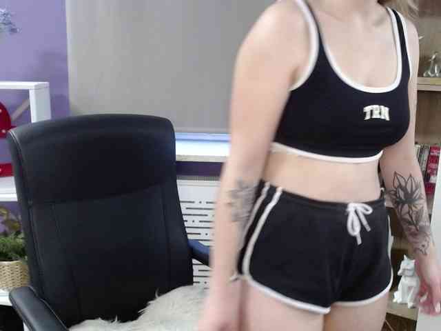 Soft-Zoey webcam