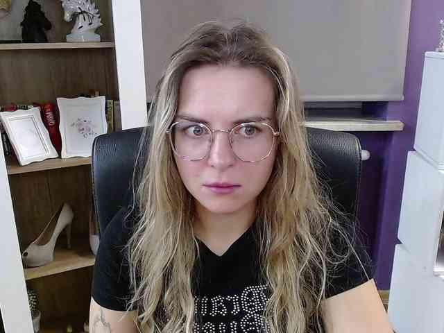 Soft-Zoey webcam