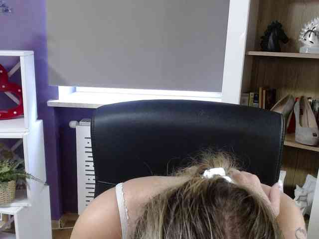 Soft-Zoey webcam