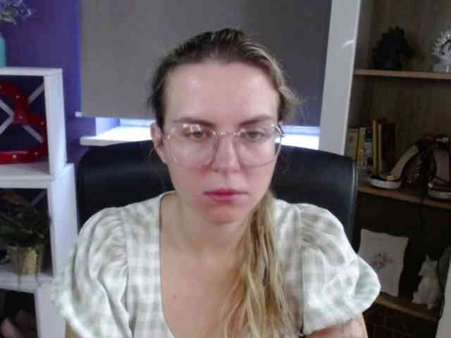 Soft-Zoey webcam