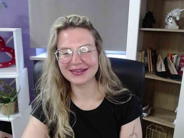 Soft-Zoey webcam