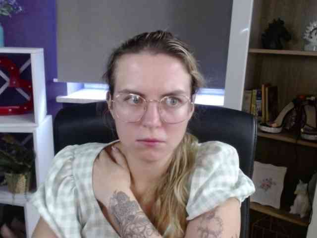 Soft-Zoey webcam