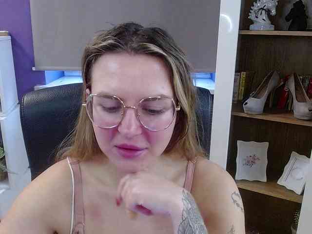 Soft-Zoey webcam