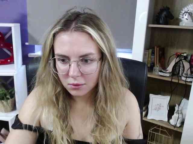 Soft-Zoey webcam