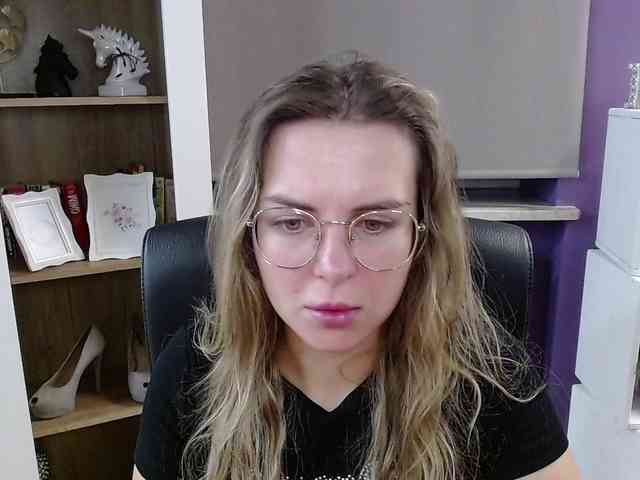 Soft-Zoey webcam