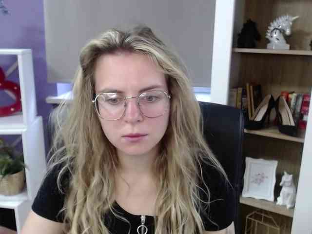 Soft-Zoey webcam