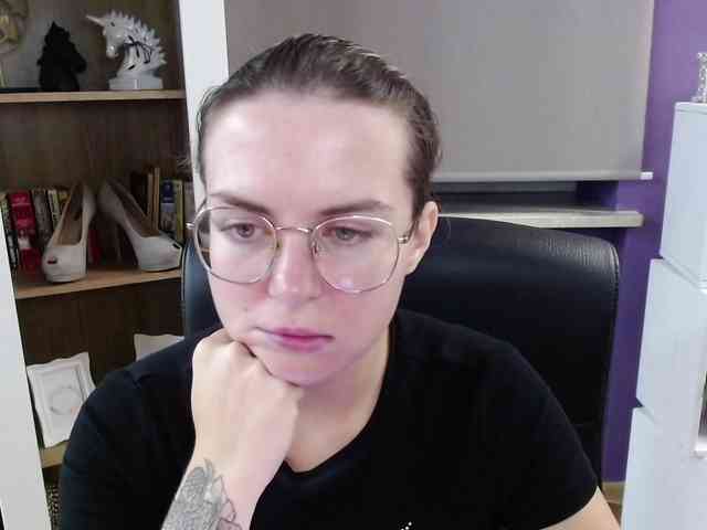 Soft-Zoey webcam