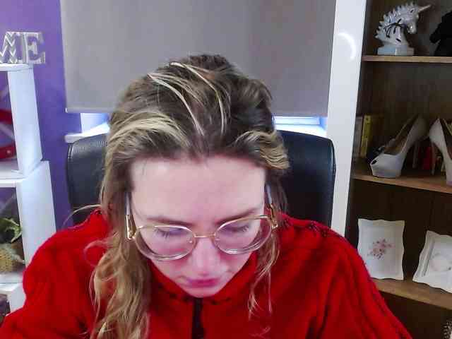 Soft-Zoey webcam