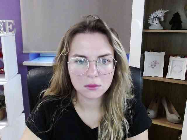 Soft-Zoey webcam