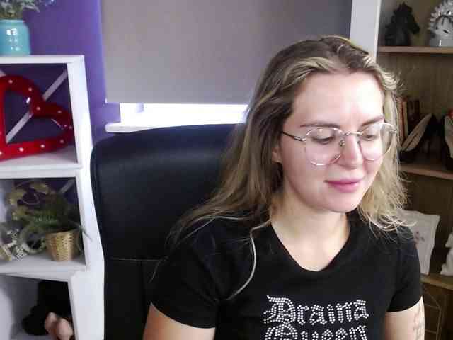 Soft-Zoey webcam