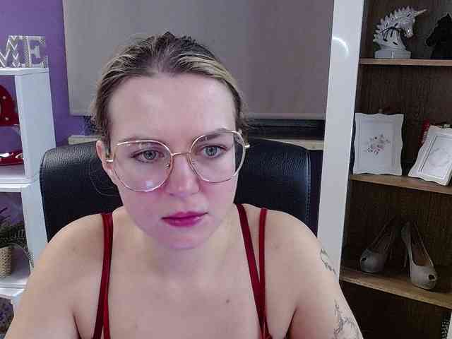 Soft-Zoey webcam