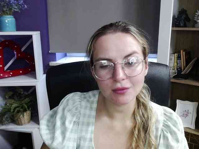 Soft-Zoey webcam