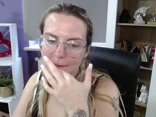 Soft-Zoey webcam