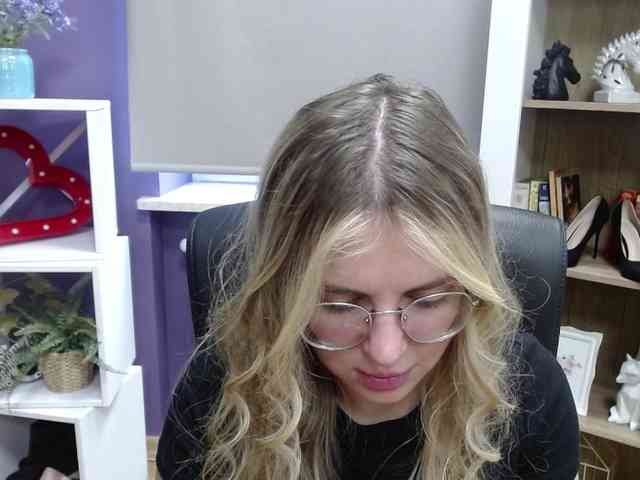 Soft-Zoey webcam