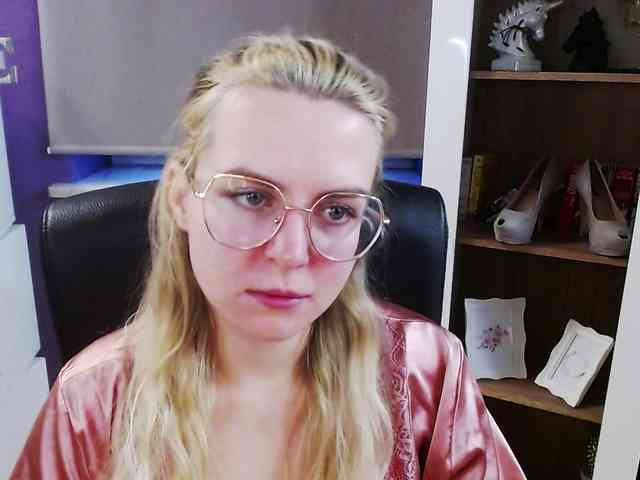 Soft-Zoey webcam