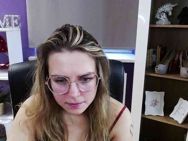 Soft-Zoey webcam
