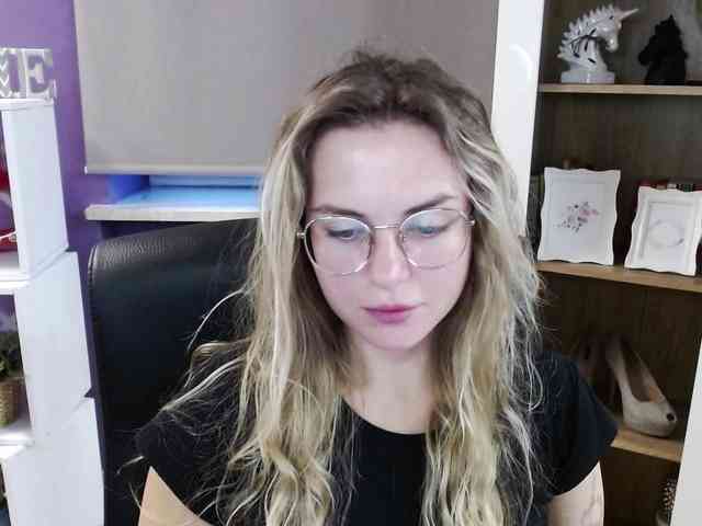 Soft-Zoey webcam
