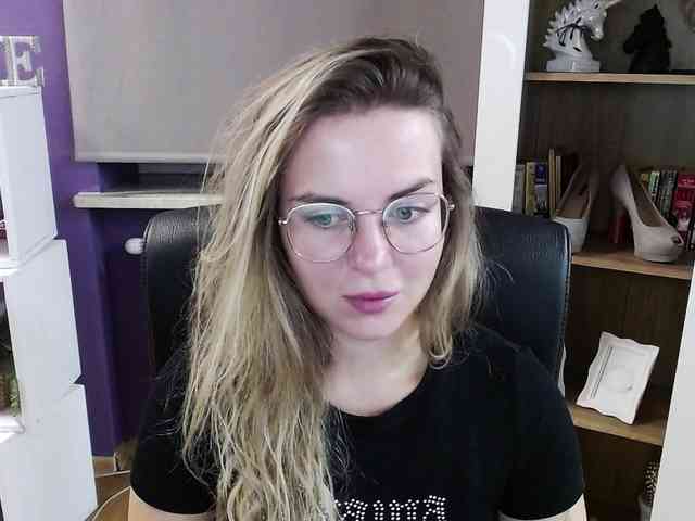 Soft-Zoey webcam