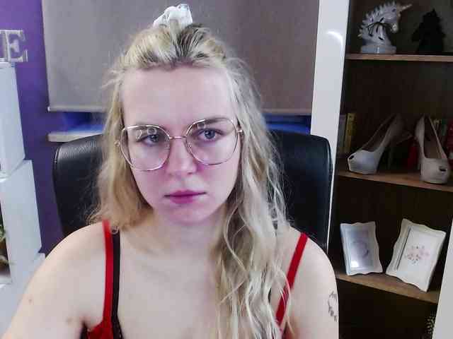 Soft-Zoey webcam