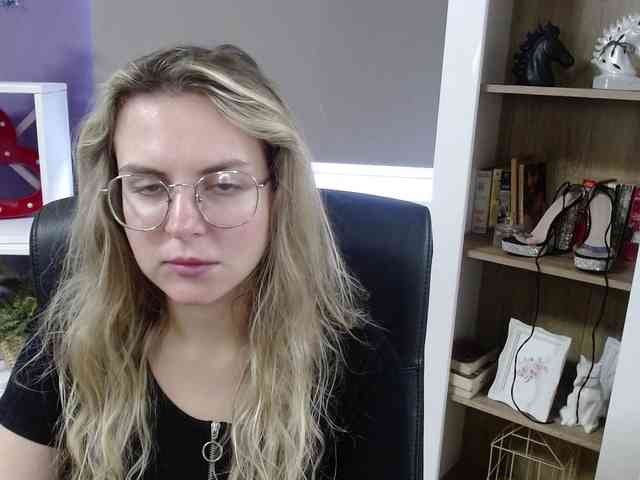 Soft-Zoey webcam