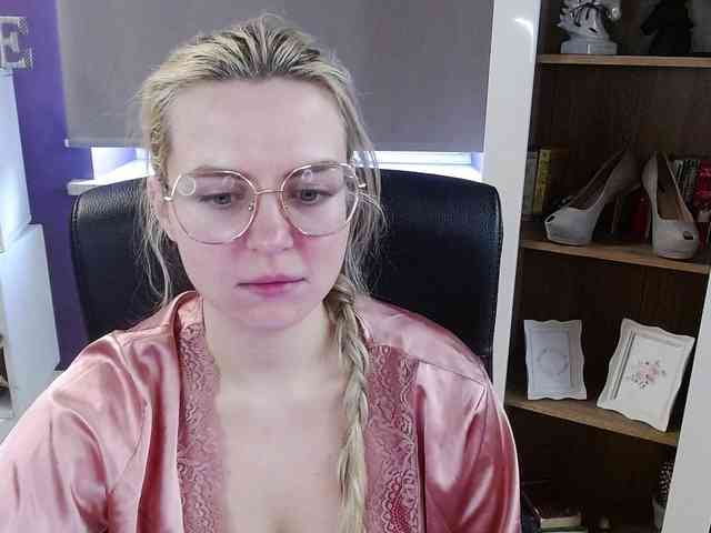 Soft-Zoey webcam