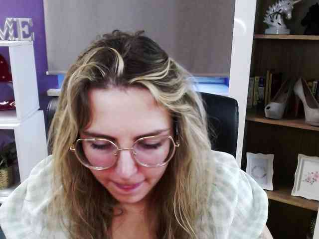 Soft-Zoey webcam