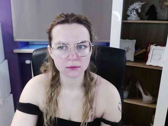 Soft-Zoey webcam