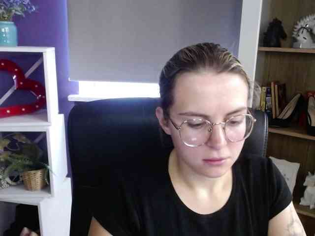 Soft-Zoey webcam
