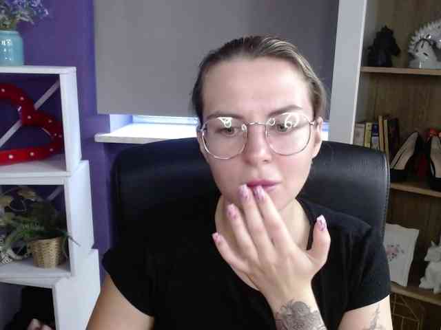 Soft-Zoey webcam