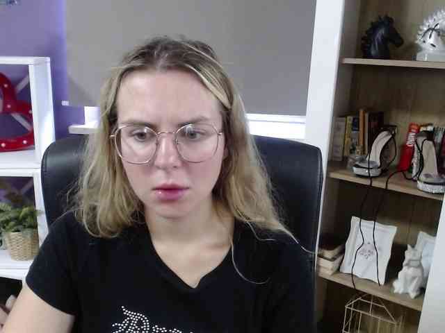 Soft-Zoey webcam