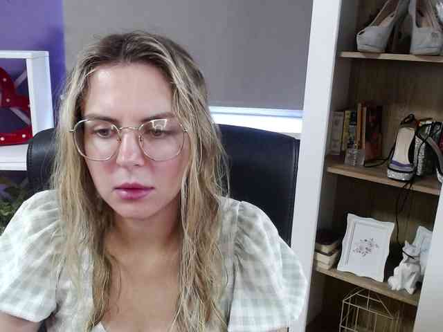 Soft-Zoey webcam