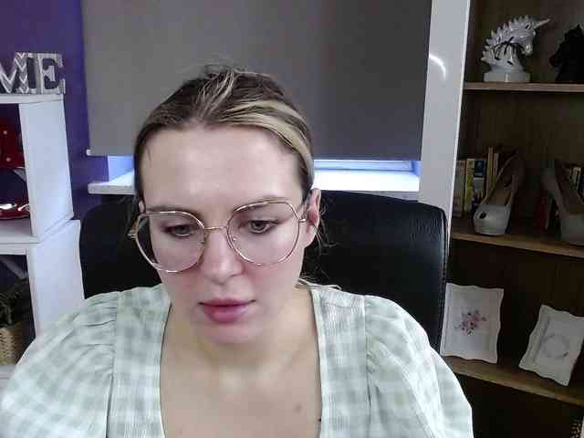 Soft-Zoey webcam