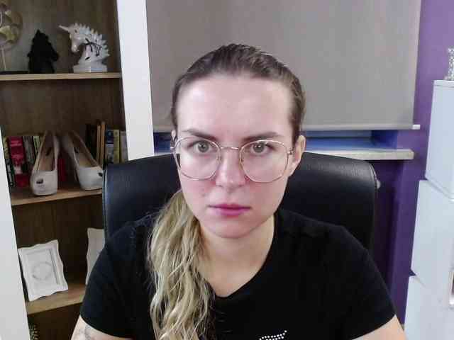 Soft-Zoey webcam