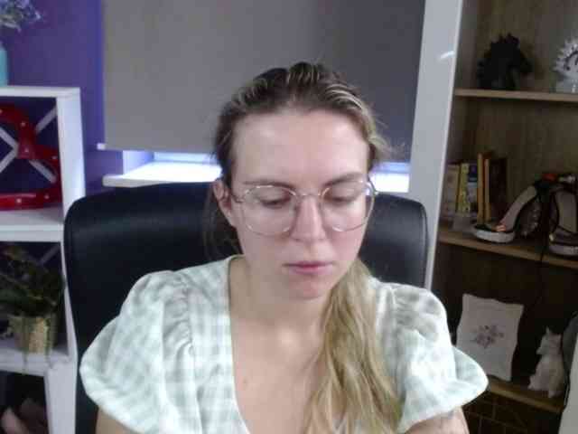 Soft-Zoey webcam