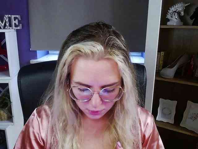Soft-Zoey webcam