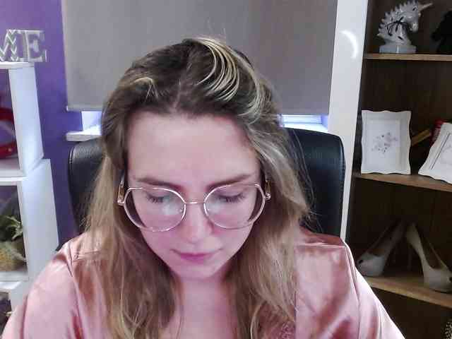 Soft-Zoey webcam
