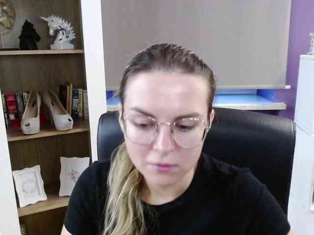 Soft-Zoey webcam