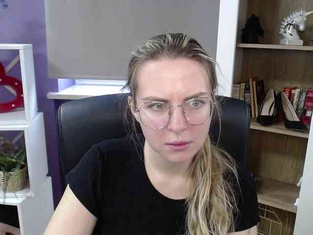 Soft-Zoey webcam