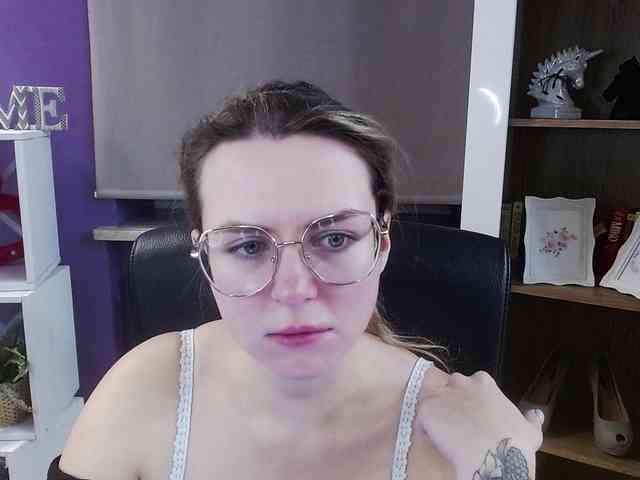 Soft-Zoey webcam