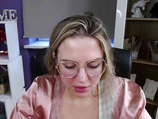 Soft-Zoey webcam