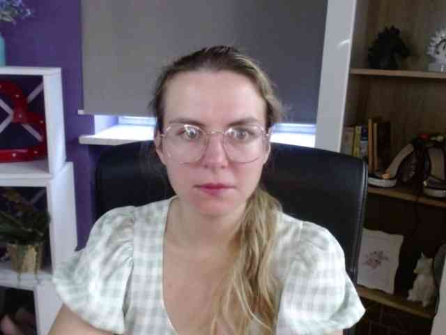 Soft-Zoey webcam