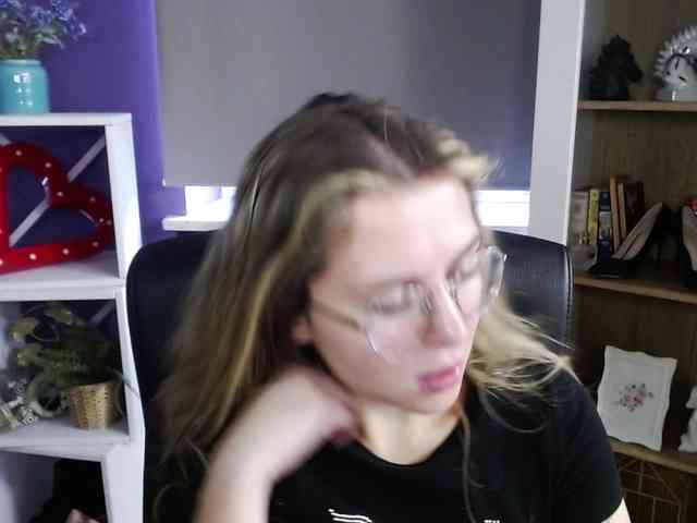 Soft-Zoey webcam