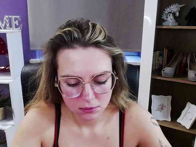 Soft-Zoey webcam