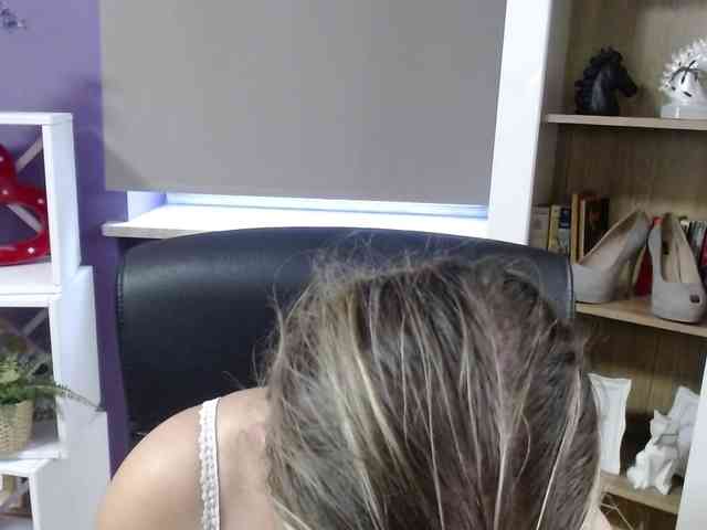 Soft-Zoey webcam