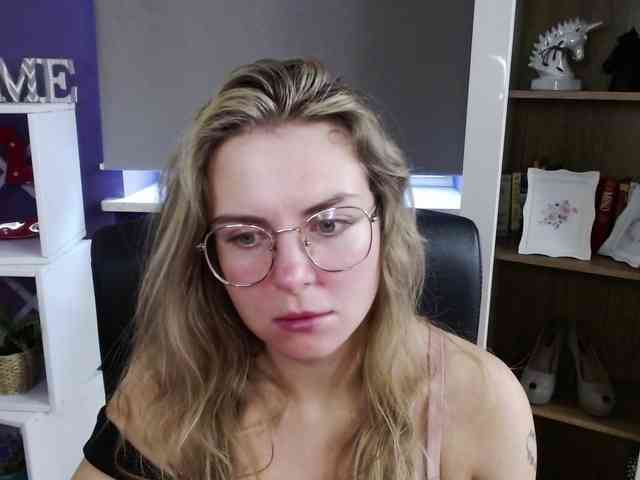 Soft-Zoey webcam